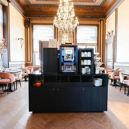 Otel Golden Tree Brugge