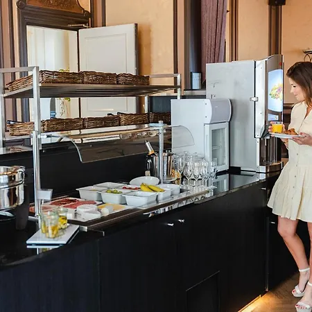 Otel Golden Tree 3*